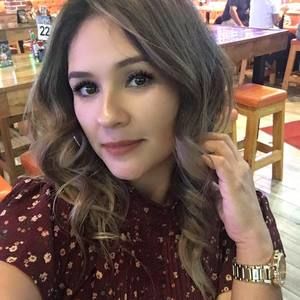 Meet your Posher, Nora